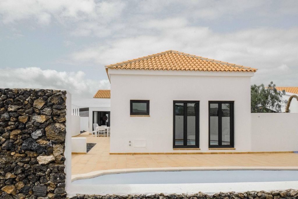 Surf White House