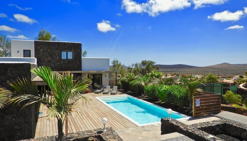 Villa Ventura with heated pool